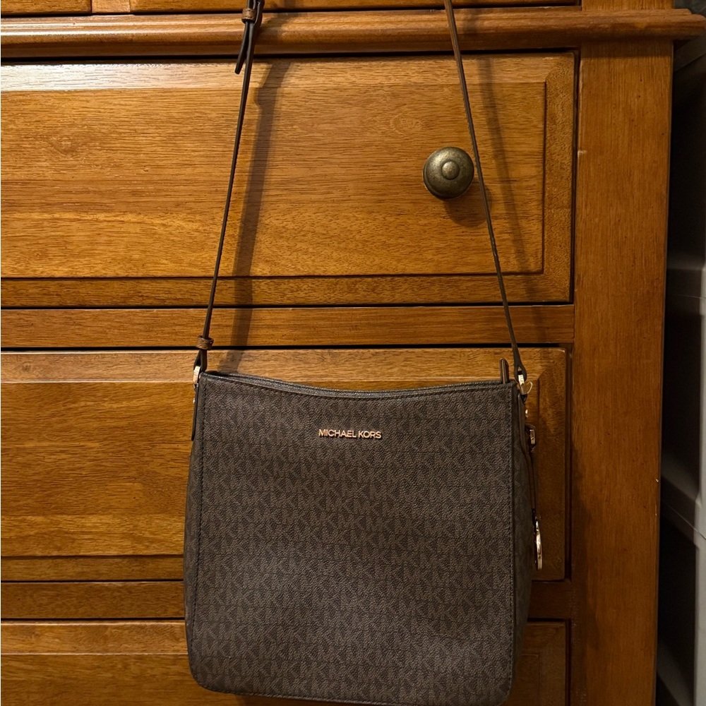 Michael Kors Jet Set Large Brown Crossbody Bag
